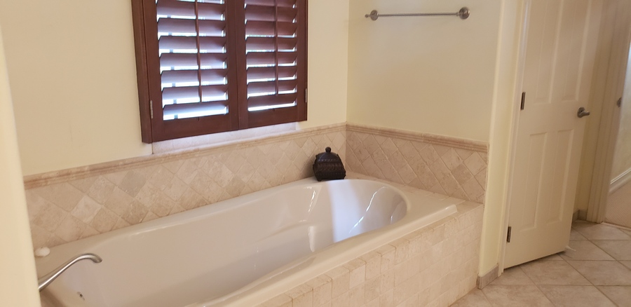 Second Guest Master Tub